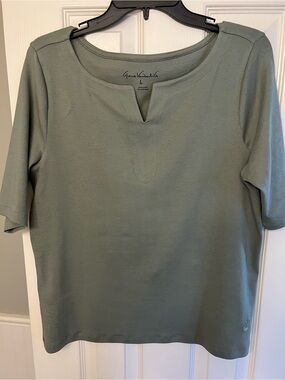 Gloria Vanderbilt Sage Green 3/4 sleeve Split-Neck Top size L